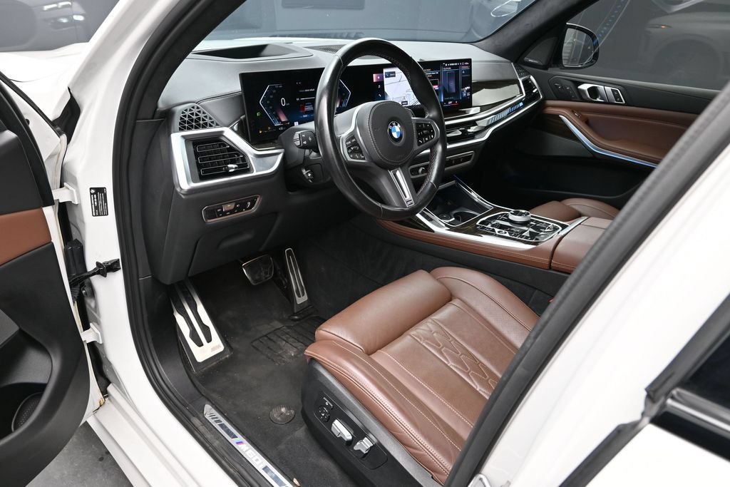 Used 2023 BMW X7 M60i w/ Executive Package AWD/4WD image 4