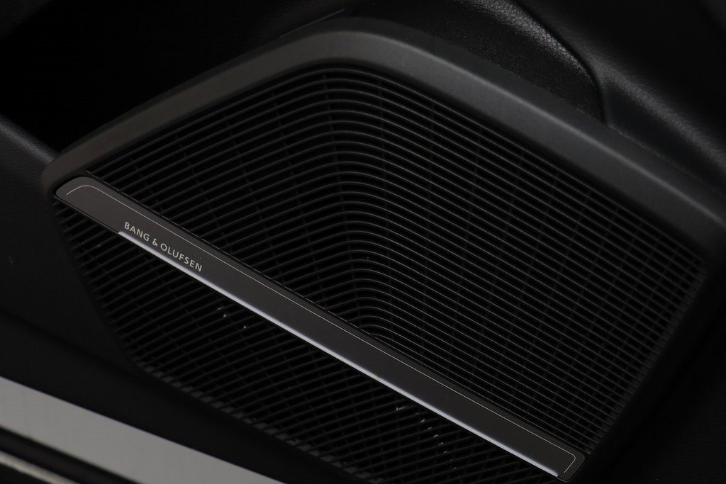 Used 2025 Audi Q5 e Premium Plus w/ Premium Plus Package image 7