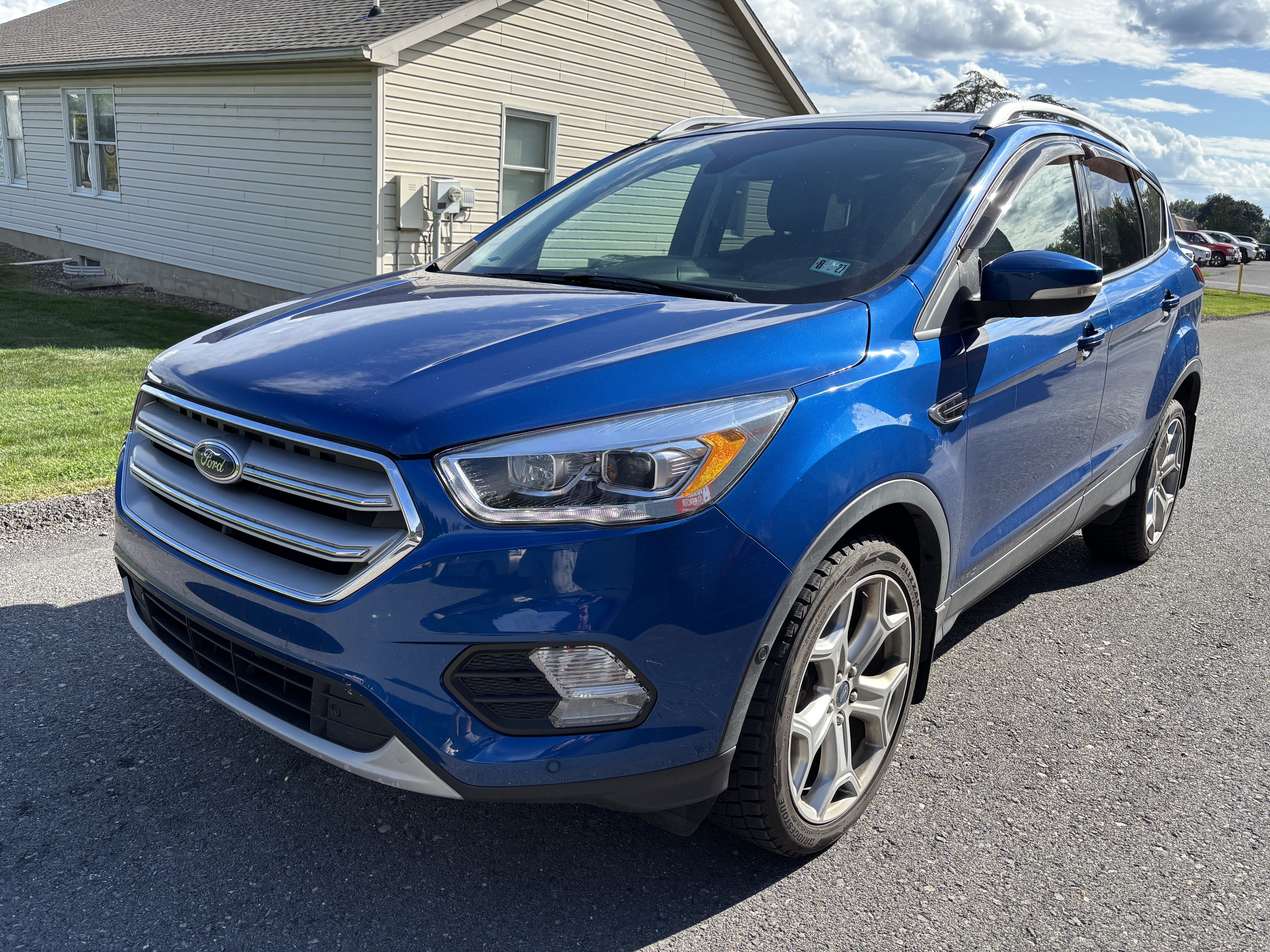Used 2019 Ford Escape Titanium w/ U9j03 - Titanium Tow Package AWD/4WD image 8