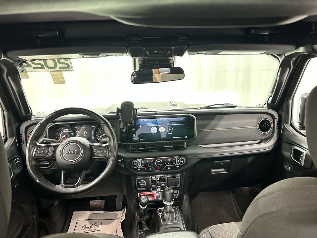 Certified 2024 Jeep Gladiator Mojave w/ Convenience Group image 16