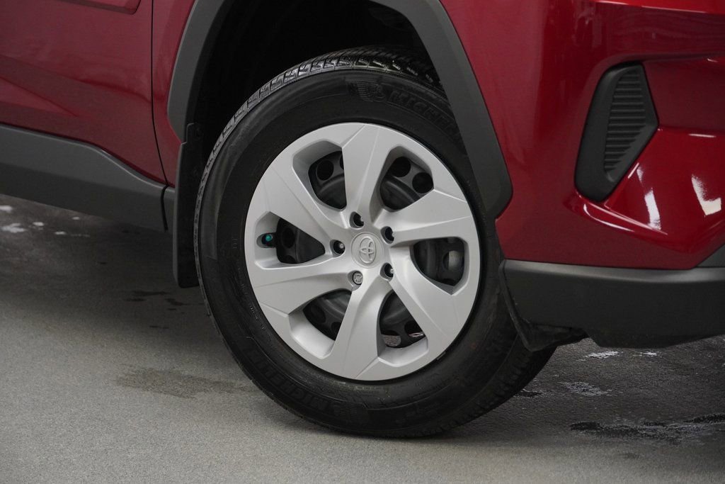 Used 2025 Toyota RAV4 LE image 4