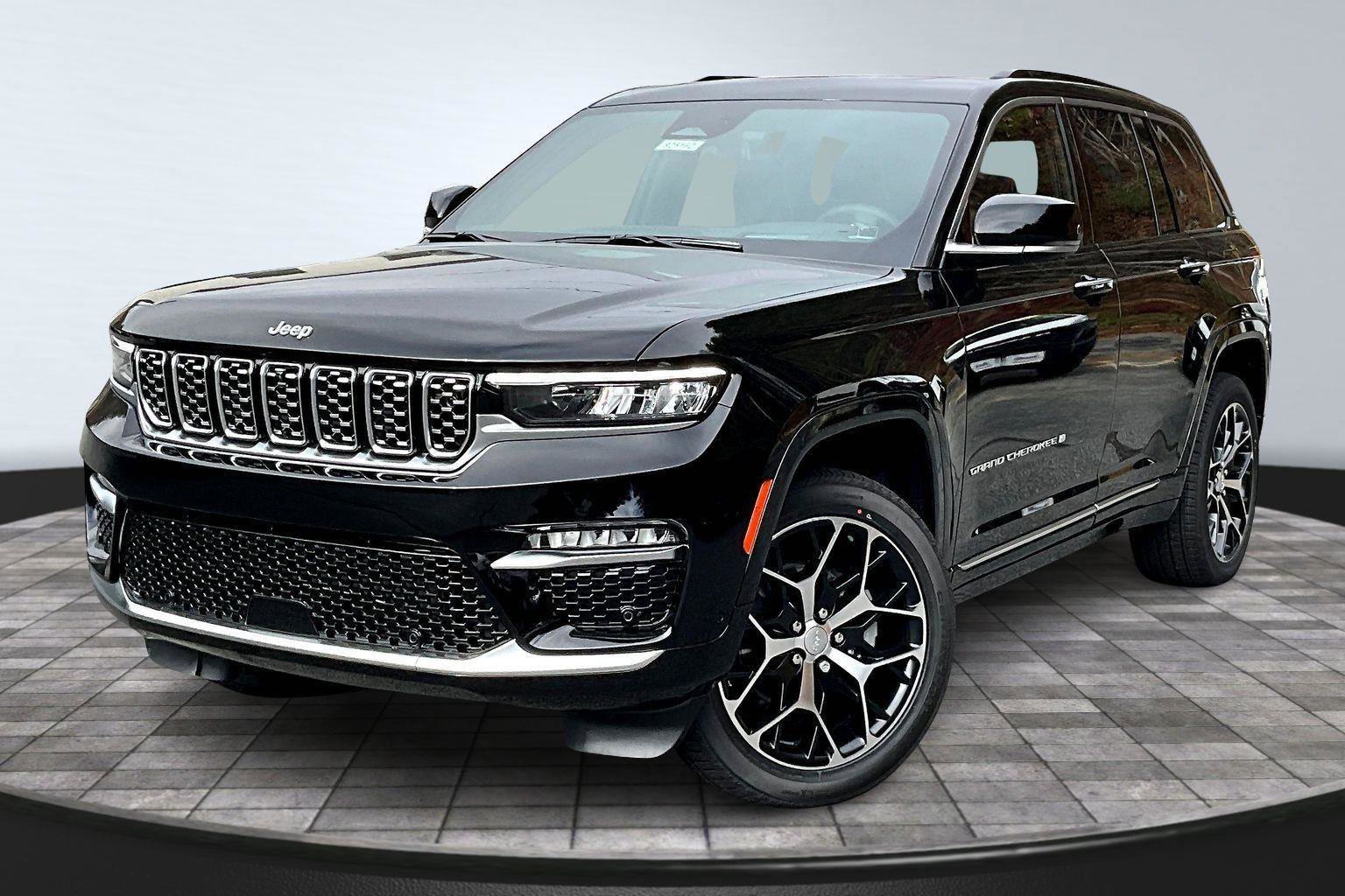 New 2025 Jeep Grand Cherokee Summit image 2