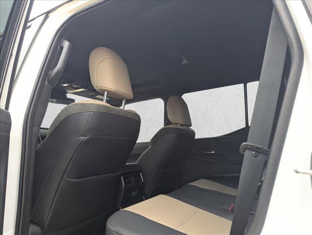 Used 2024 Lexus GX 550 image 13