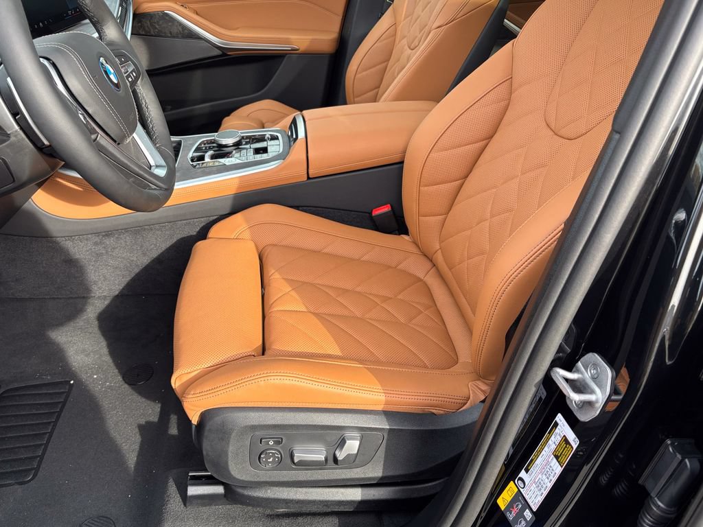 New 2026 BMW X5 xDrive50e w/ Premium Package AWD/4WD image 14