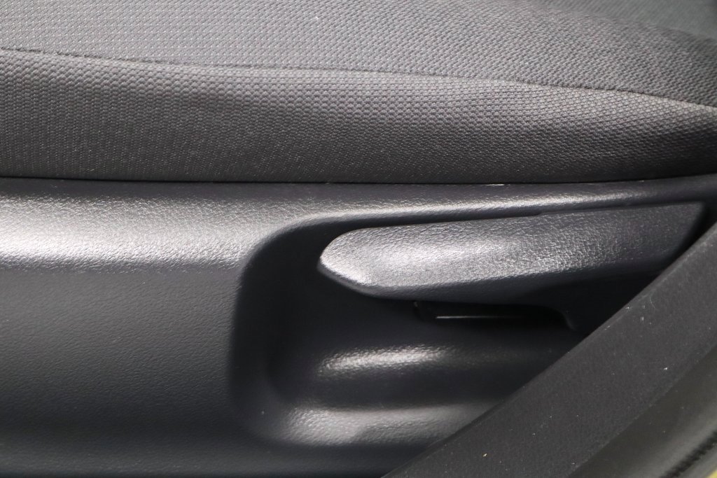 Used 2025 Toyota Corolla LE image 24