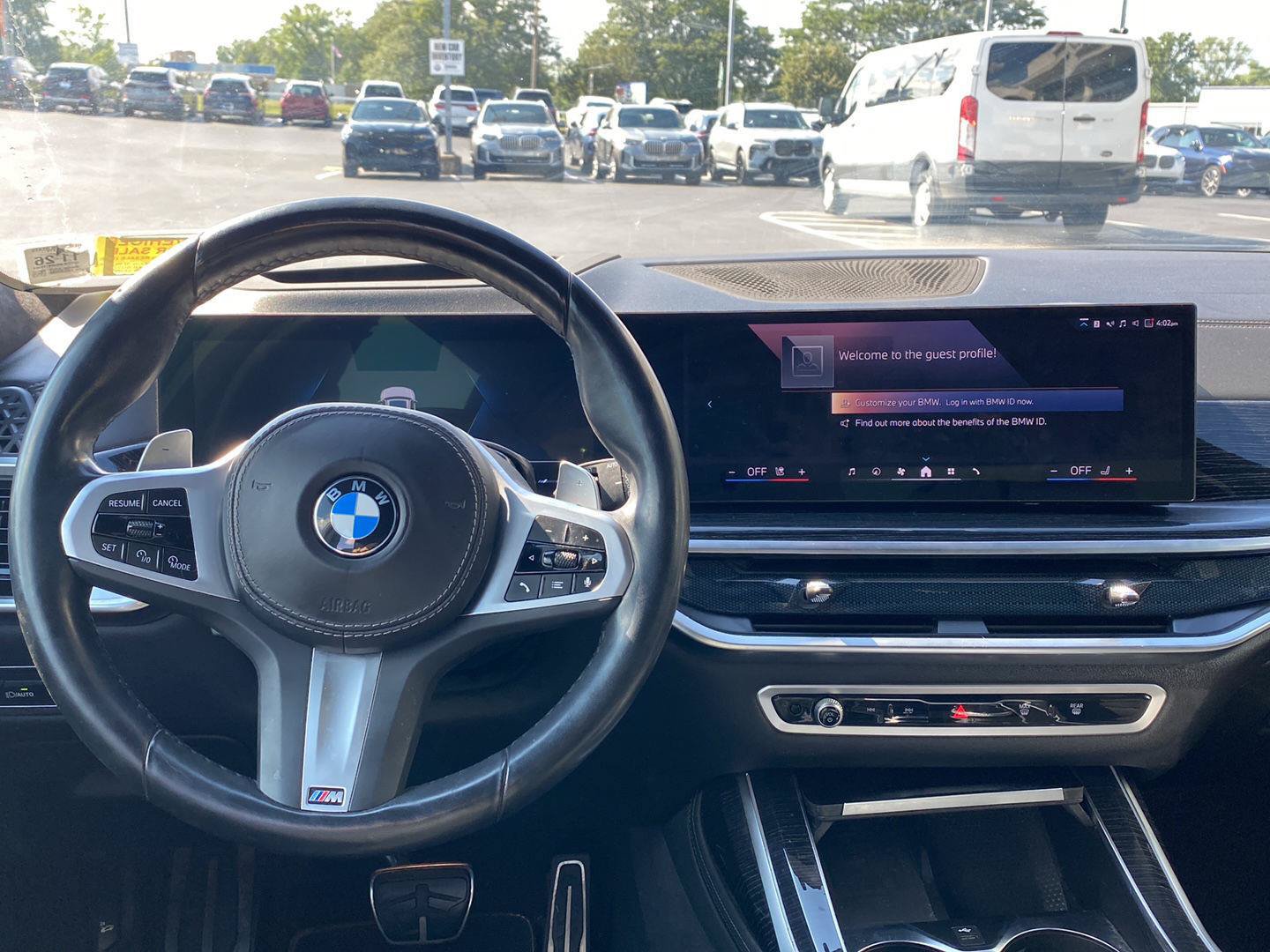 Used 2024 BMW X7 xDrive40i w/ M Sport Package AWD/4WD image 15