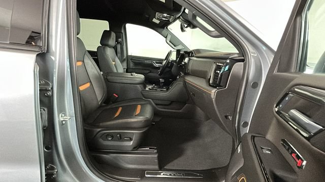 Used 2024 GMC Sierra 1500 AT4 w/ Technology Package AWD/4WD image 30