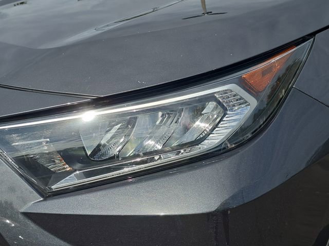 Used 2021 Toyota RAV4 XLE Premium image 10