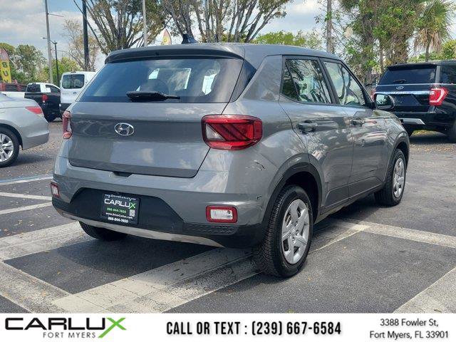 Used 2020 Hyundai Venue SE FWD image 6