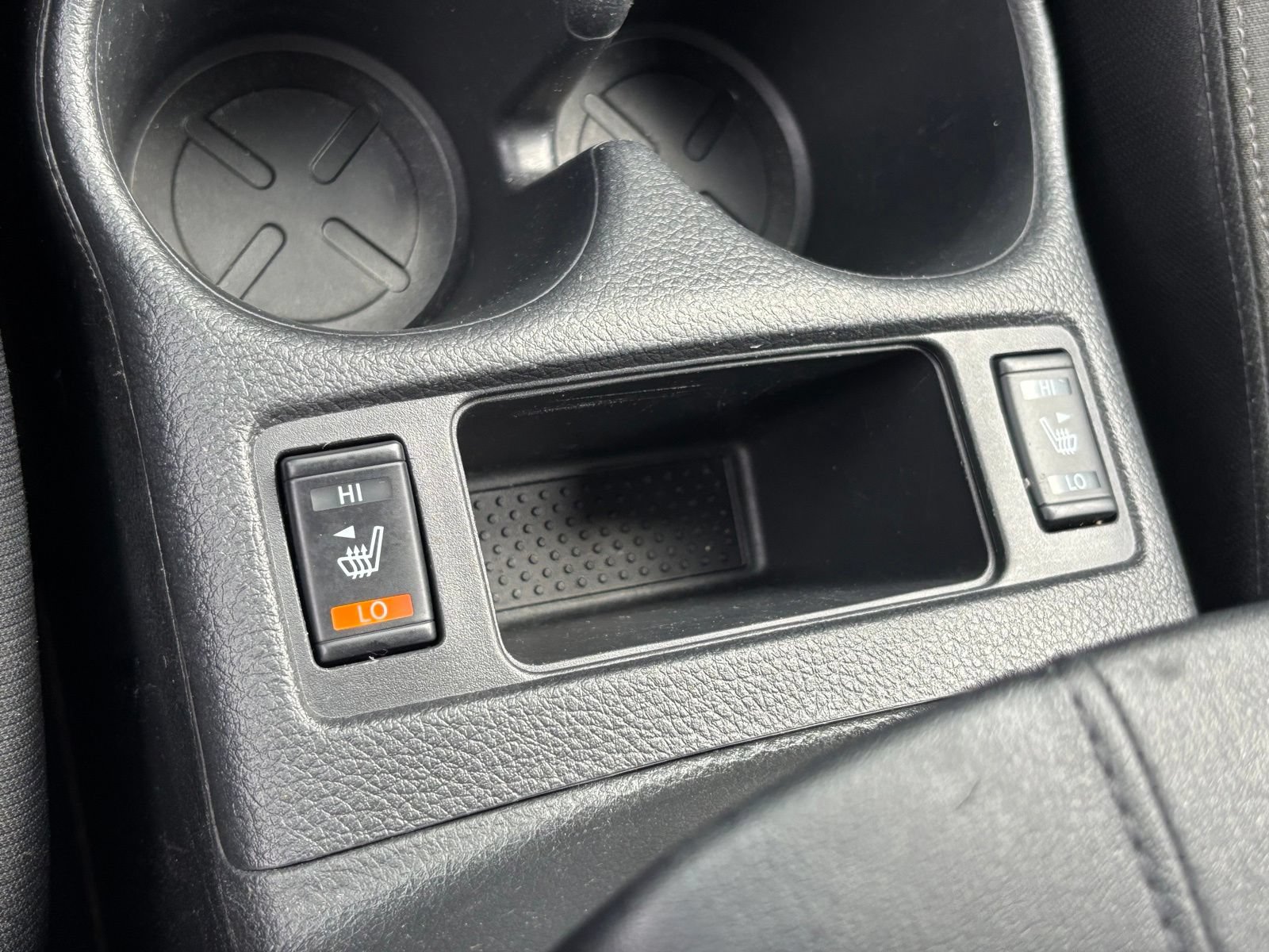 Used 2020 Nissan Rogue SV FWD image 22