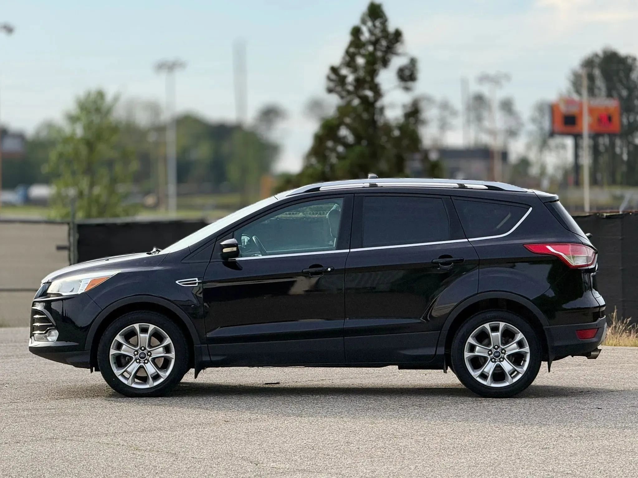 Used 2016 Ford Escape Titanium AWD/4WD image 8