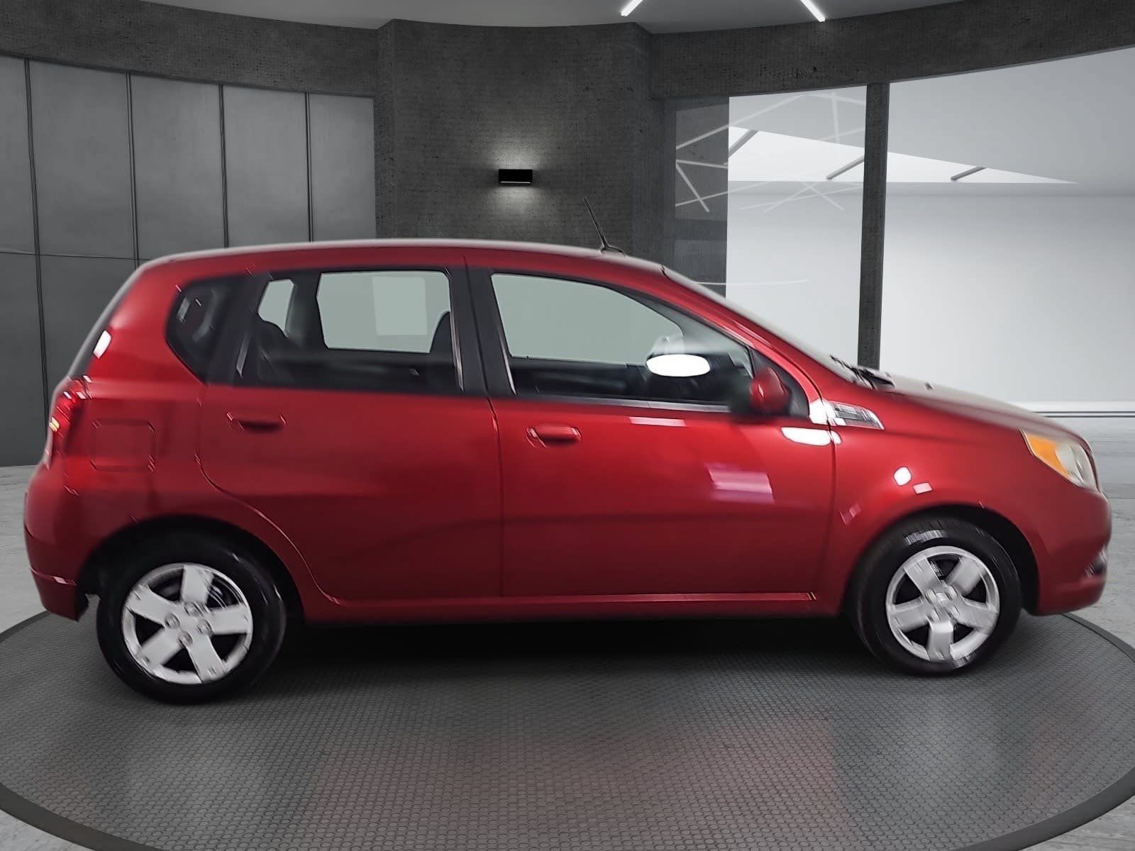 Used 2011 Chevrolet Aveo5 LS FWD image 4