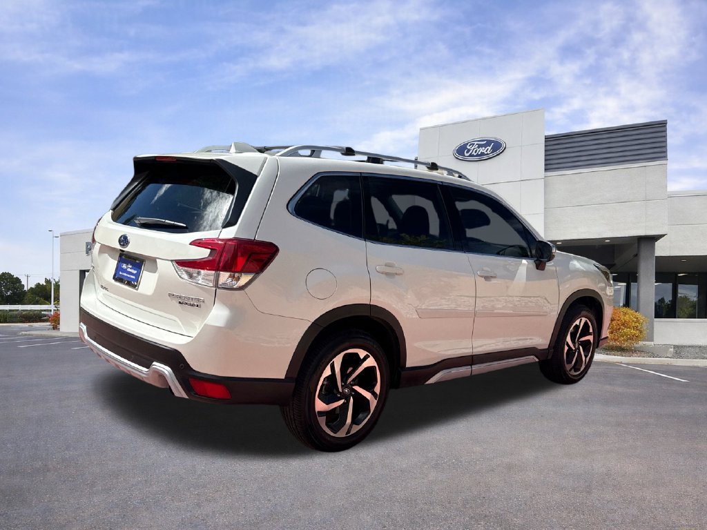 Used 2023 Subaru Forester Touring AWD/4WD image 9