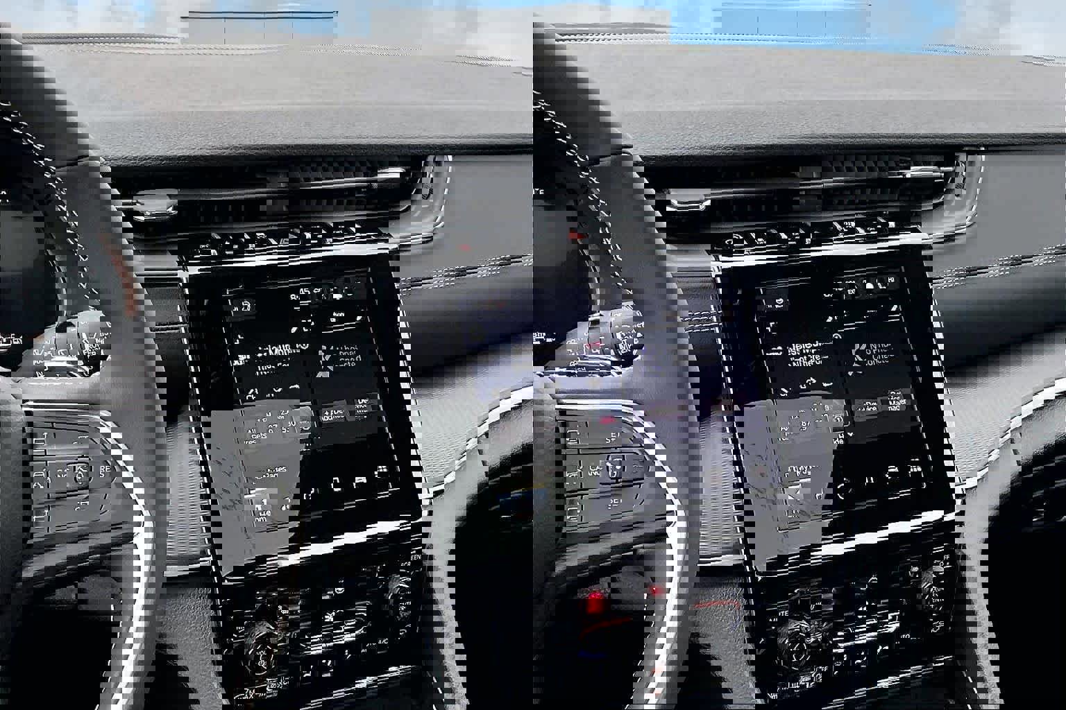 New 2025 Jeep Grand Cherokee Altitude image 16