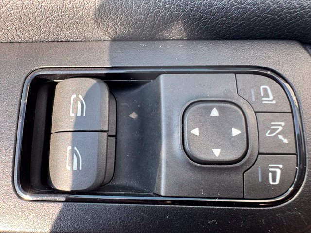 Used 2024 Mercedes-Benz Sprinter 2500 image 8