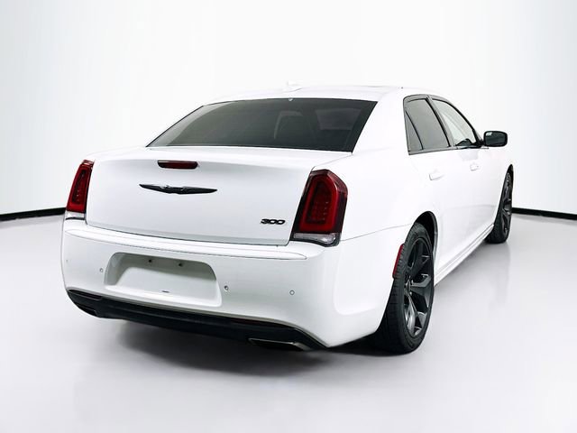 Used 2022 Chrysler 300 Touring L w/ Popular Equipment Group image 8