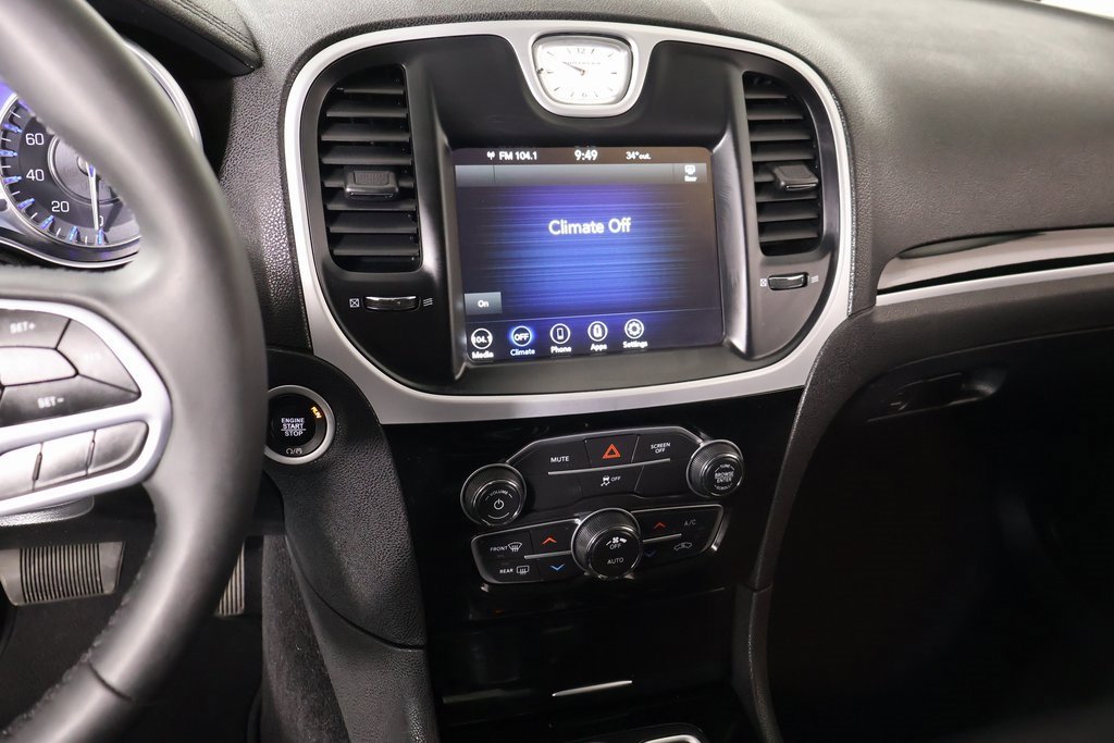Used 2023 Chrysler 300 Touring w/ Sport Appearance Package image 5