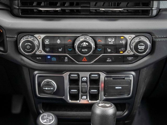 Used 2024 Jeep Wrangler Unlimited Sahara image 25
