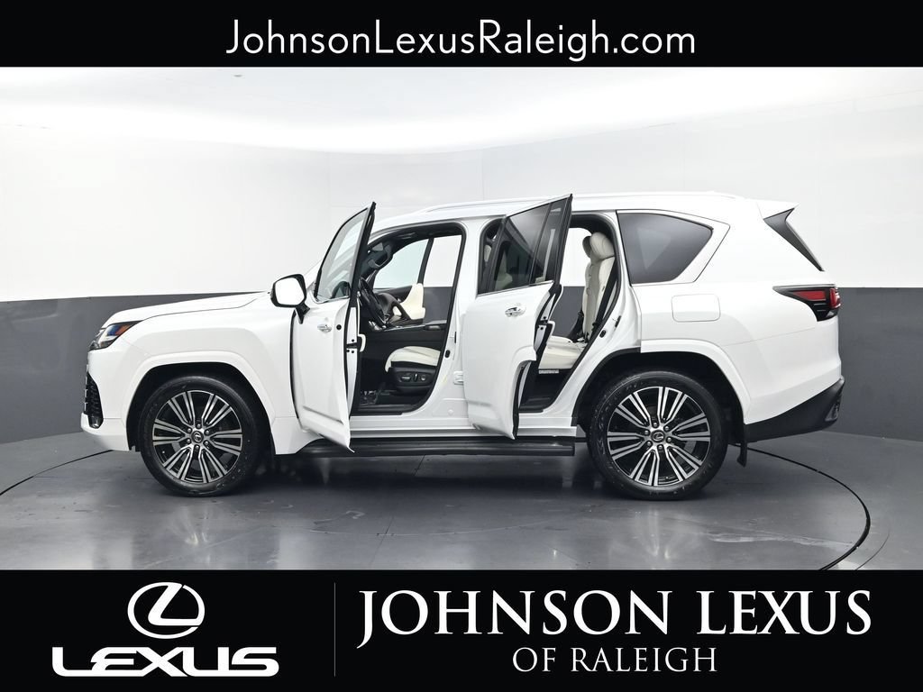 Used 2023 Lexus LX 600 4WD w/ Luxury Package image 35