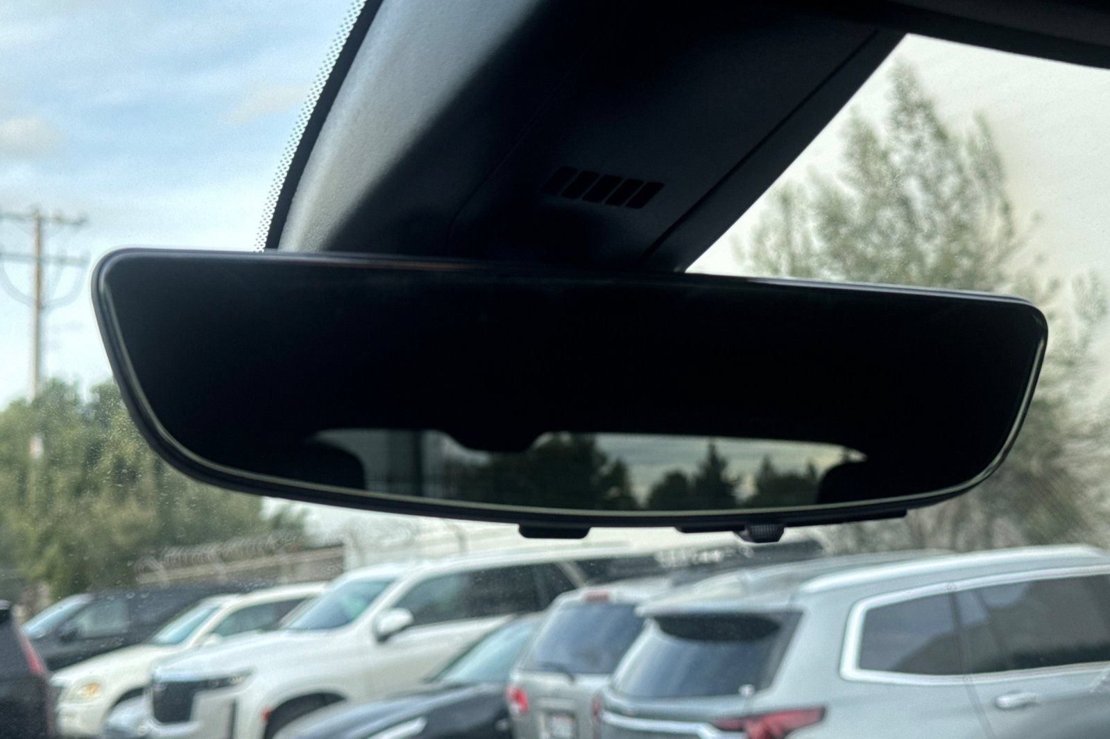 Used 2025 Cadillac XT5 Premium Luxury w/ LPO, Red Accent Package FWD image 23