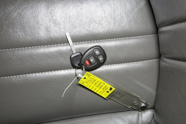 Used 2022 Chevrolet Express 2500 image 30