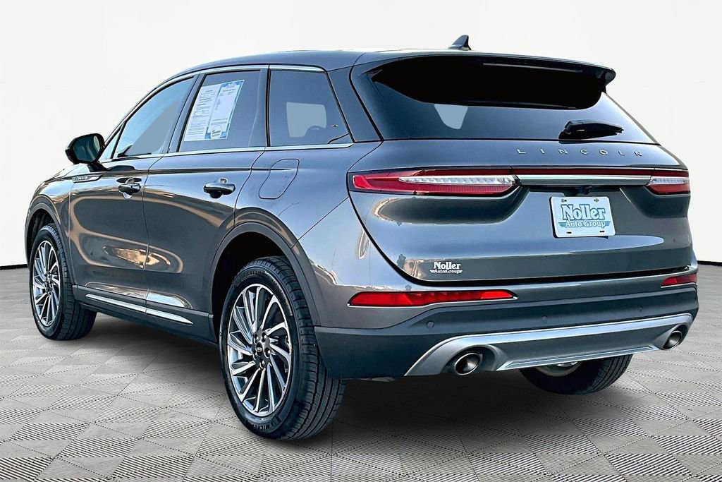 Used 2025 Lincoln Corsair Reserve image 13