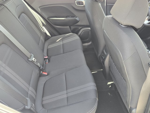 Used 2024 Hyundai Venue SEL FWD image 17