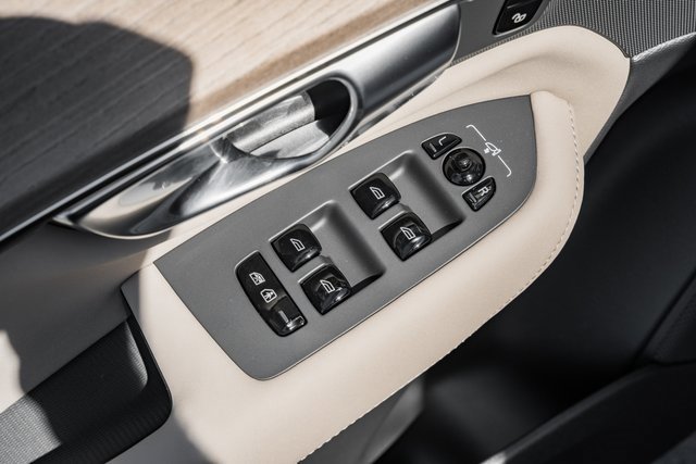 New 2026 Volvo XC90 B5 Plus image 35