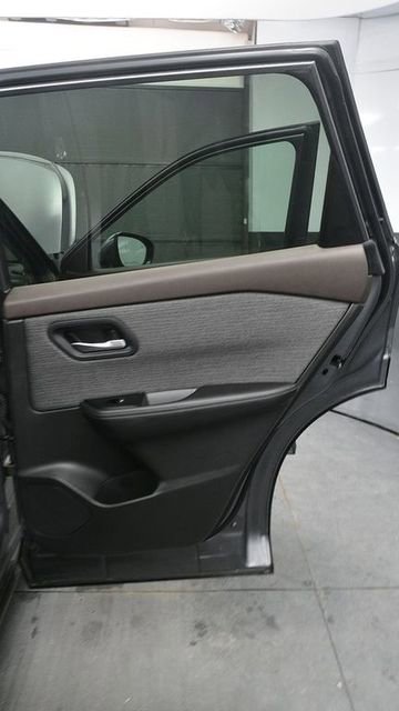 Used 2023 Nissan Rogue SV AWD/4WD image 14