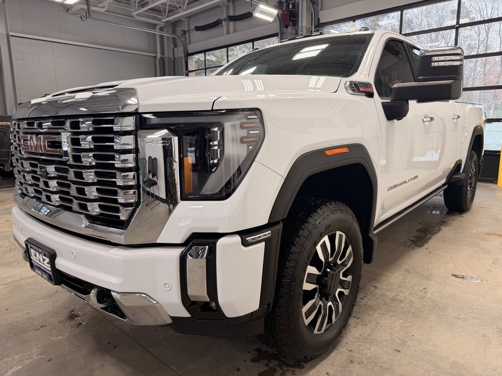 Used 2024 GMC Sierra 3500 Denali w/ Denali Reserve Package image 4