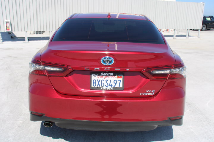 Certified 2021 Toyota Camry XLE FWD image 4