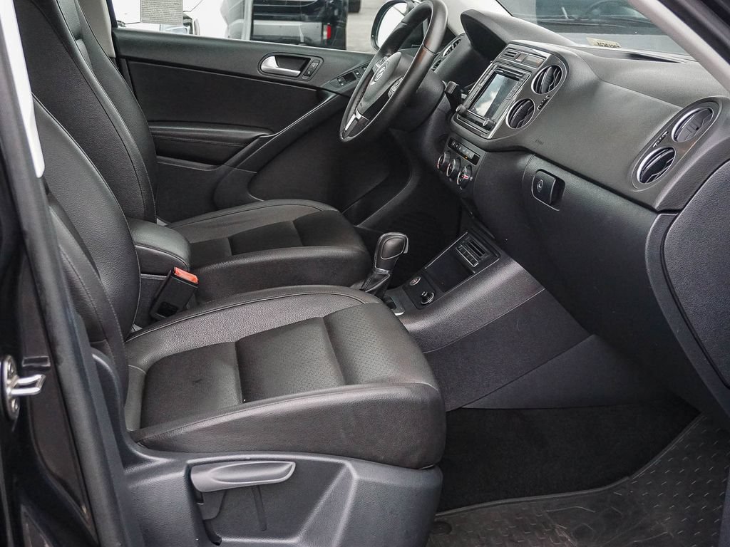 Used 2017 Volkswagen Tiguan S FWD image 13