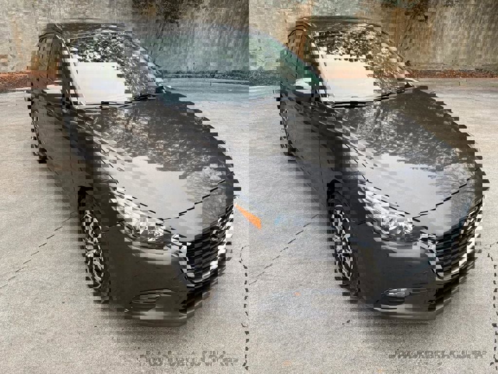 Used 2017 MAZDA MAZDA3 Sport image 3