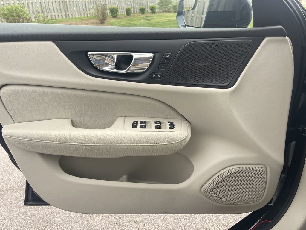 Used 2019 Volvo S60 T6 Momentum w/ Multimedia Package AWD/4WD image 34