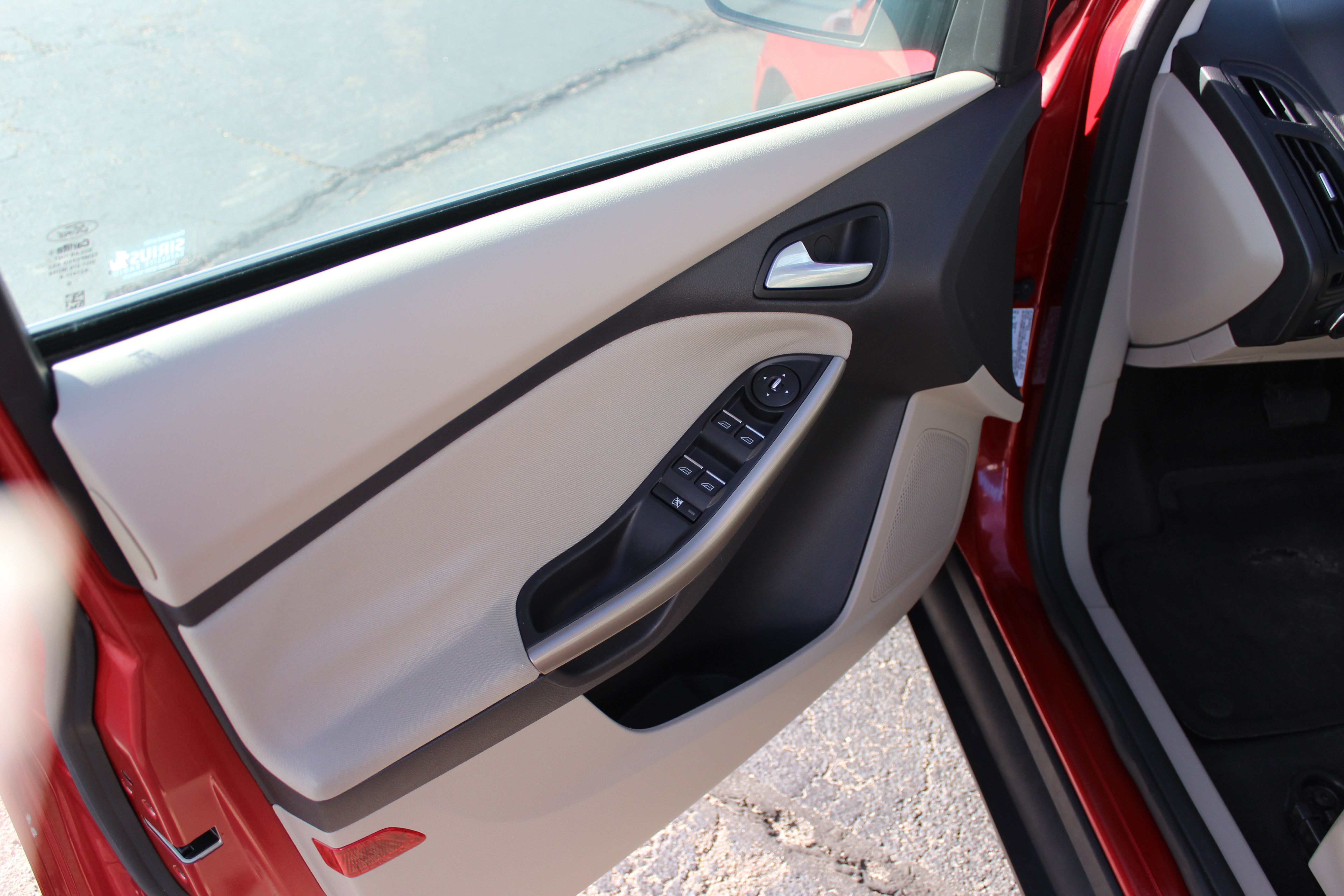 Used 2012 Ford Focus SEL image 13