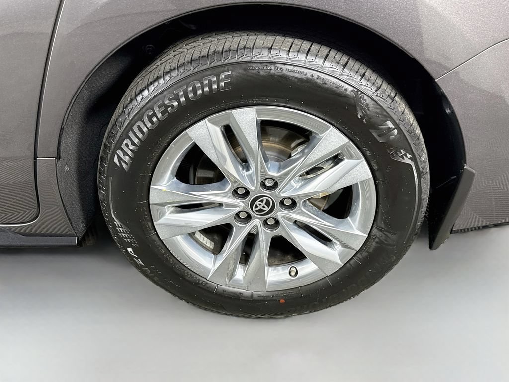 Certified 2024 Toyota Sienna Limited AWD/4WD image 36