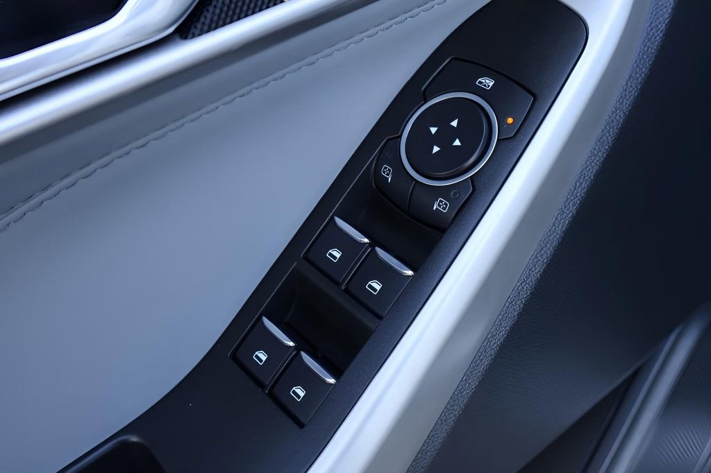 Used 2022 Ford Explorer XLT w/ Equipment Group 202A image 24