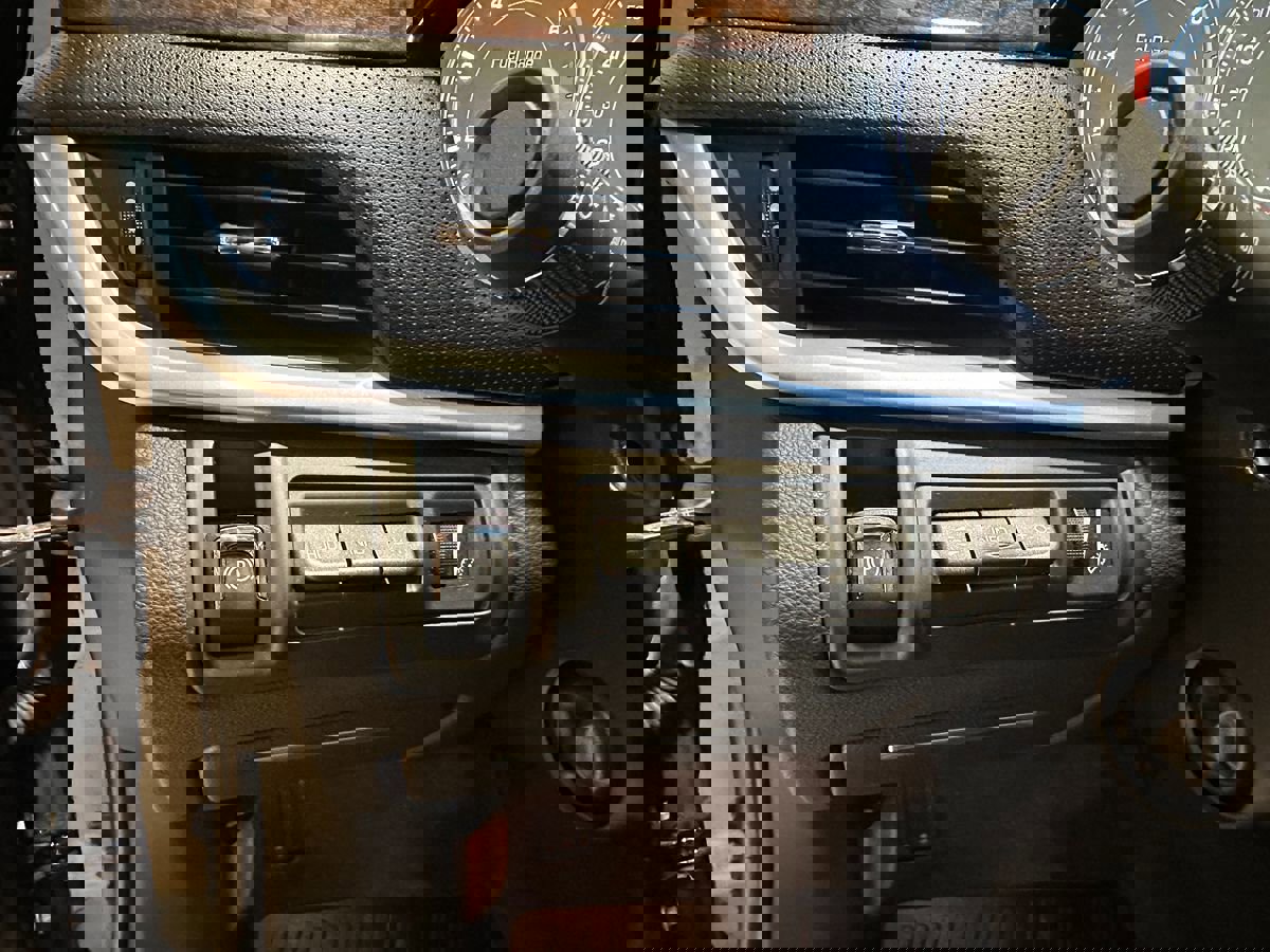 Used 2013 Cadillac XTS Premium image 31