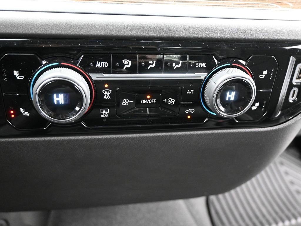 Used 2023 Chevrolet Silverado 1500 LT image 28