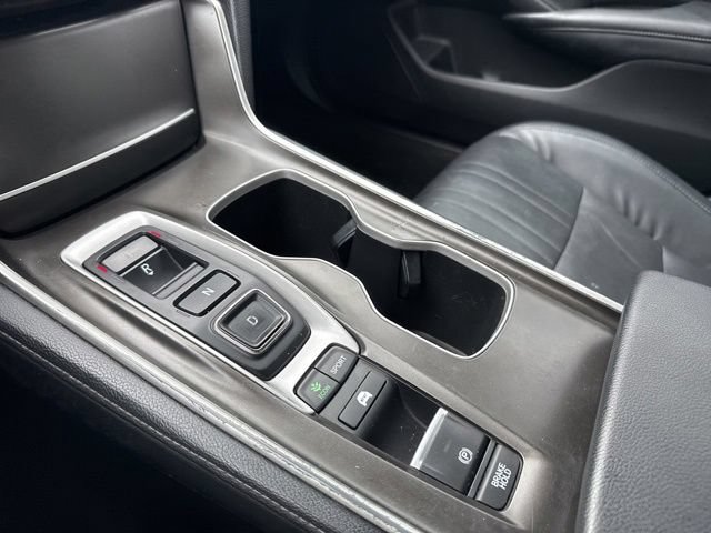 Used 2018 Honda Accord Touring image 32