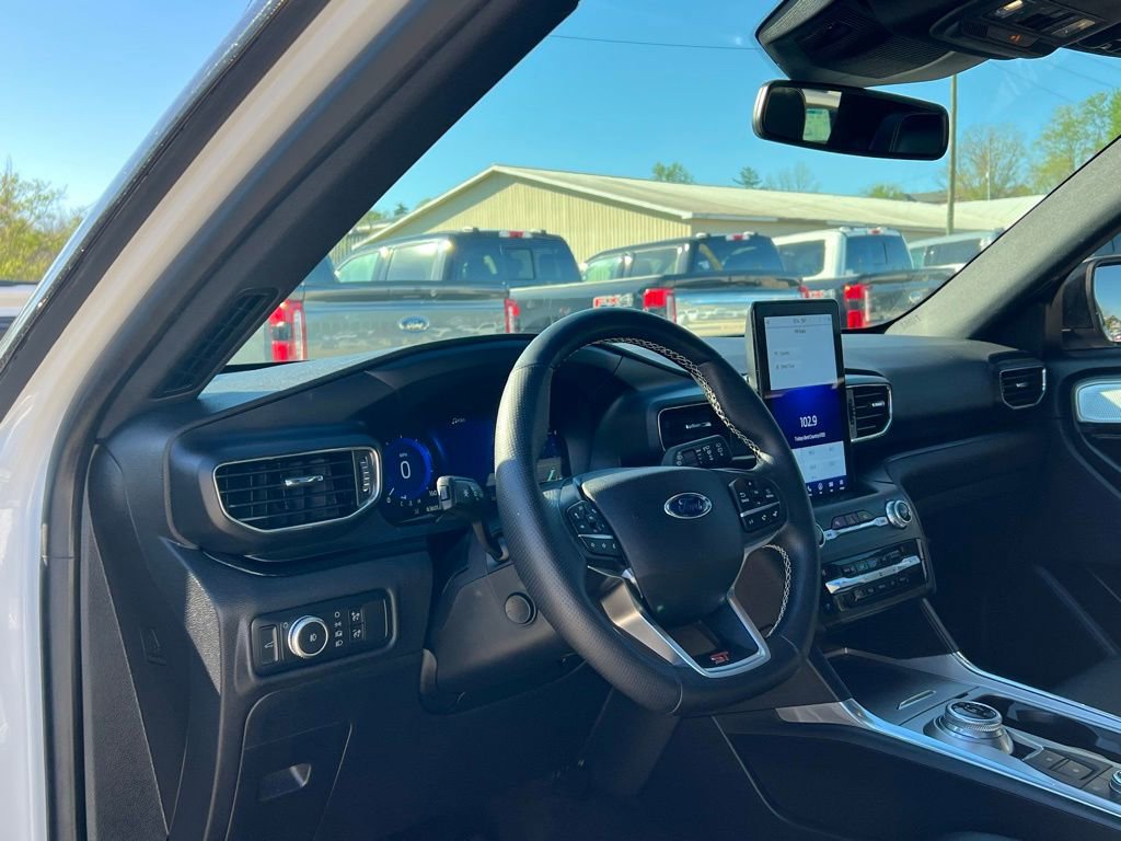 Used 2020 Ford Explorer ST w/ ST Street Pack AWD/4WD image 13