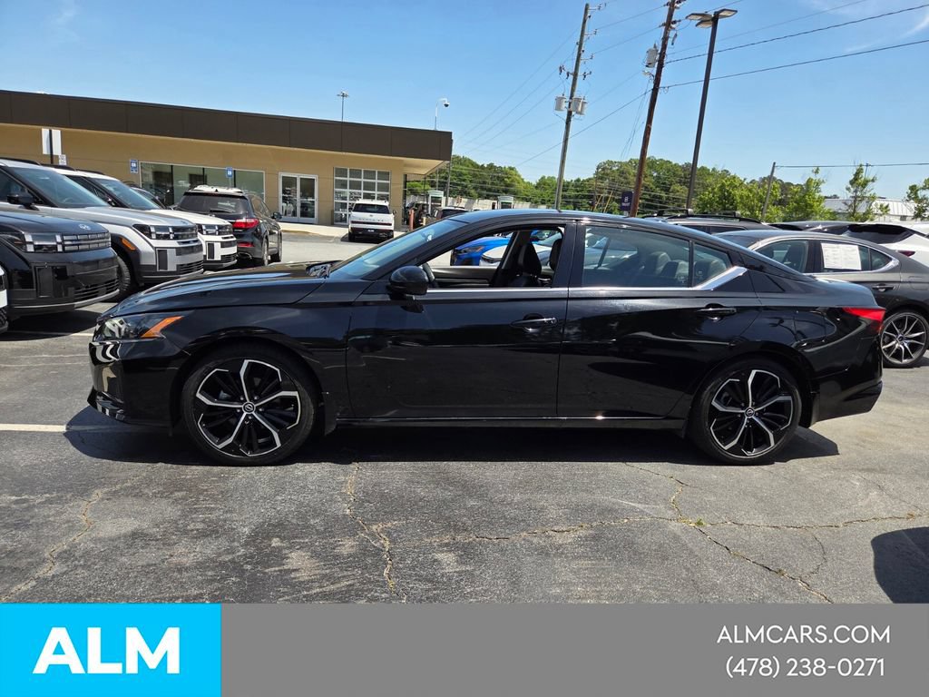 Used 2025 Nissan Altima 2.5 SR FWD image 3