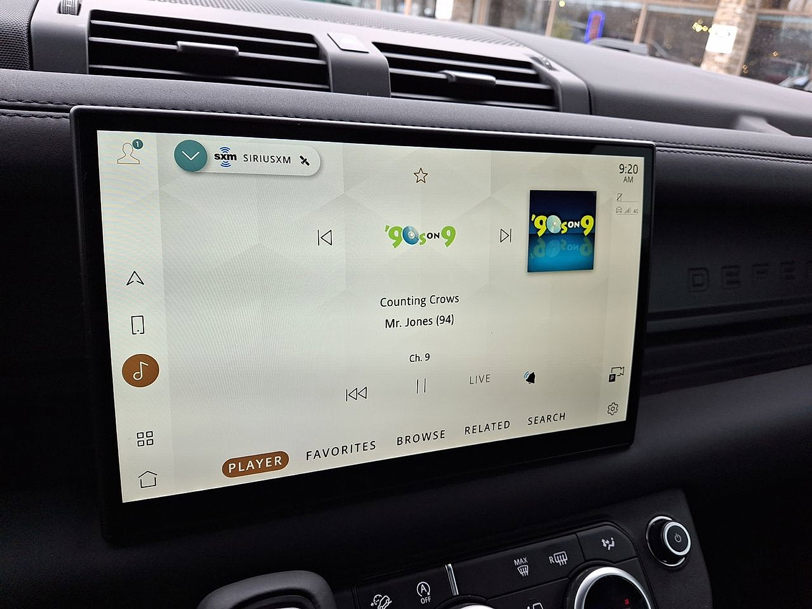 Certified 2025 Land Rover Defender 110 X-Dynamic SE image 23