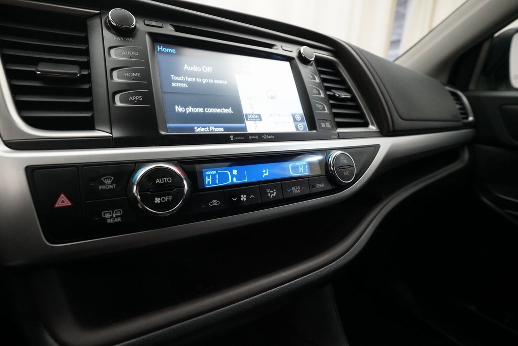 Used 2019 Toyota Highlander XLE image 21