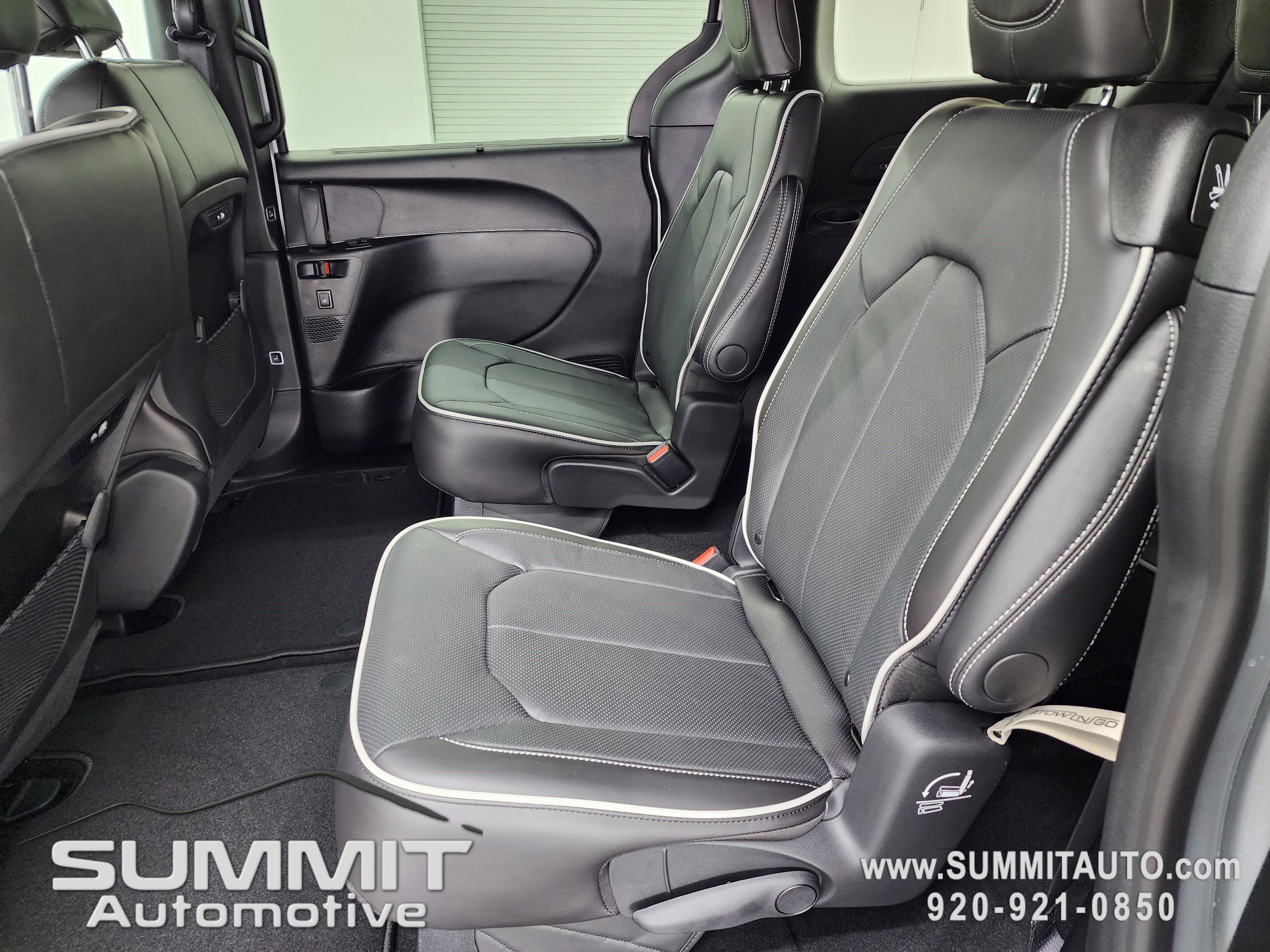 New 2026 Chrysler Pacifica Limited w/ S Appearance Package image 9