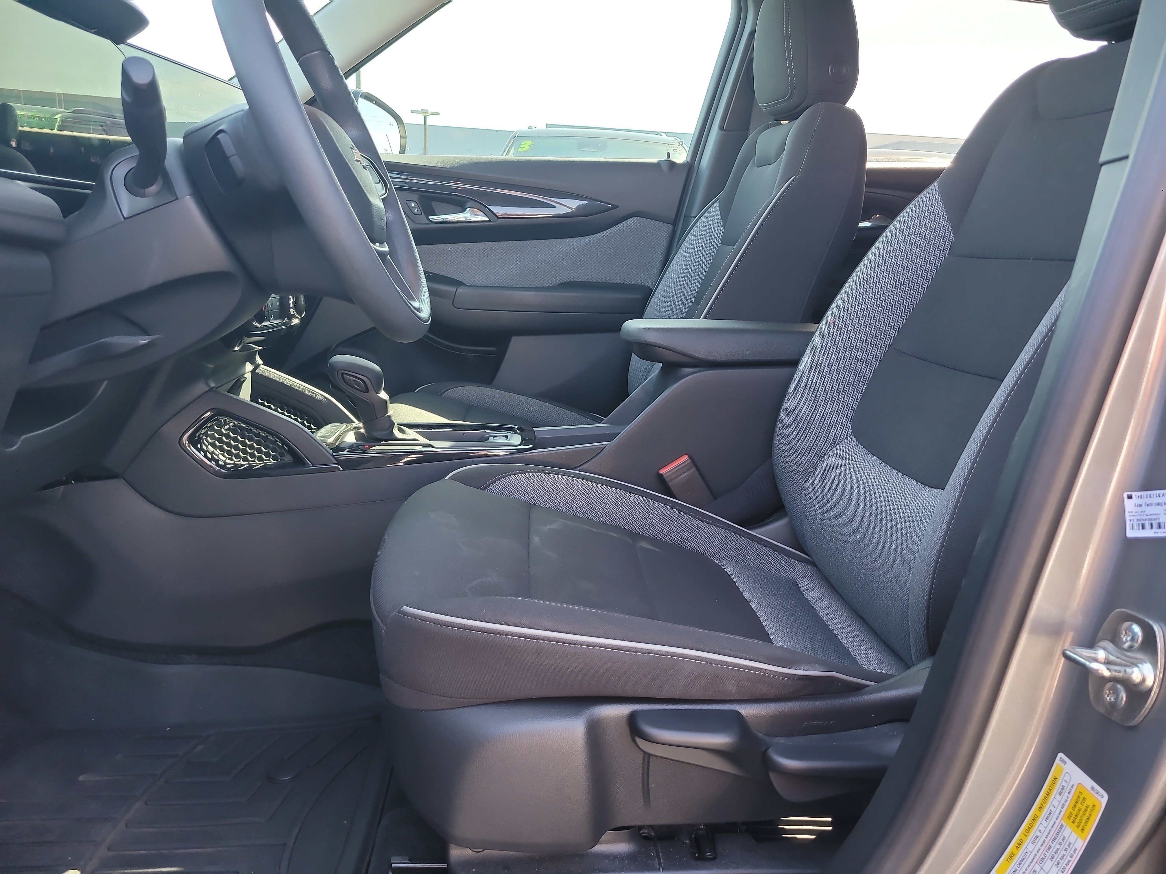 Used 2024 Chevrolet TrailBlazer LT w/ Driver Confidence Package FWD image 17