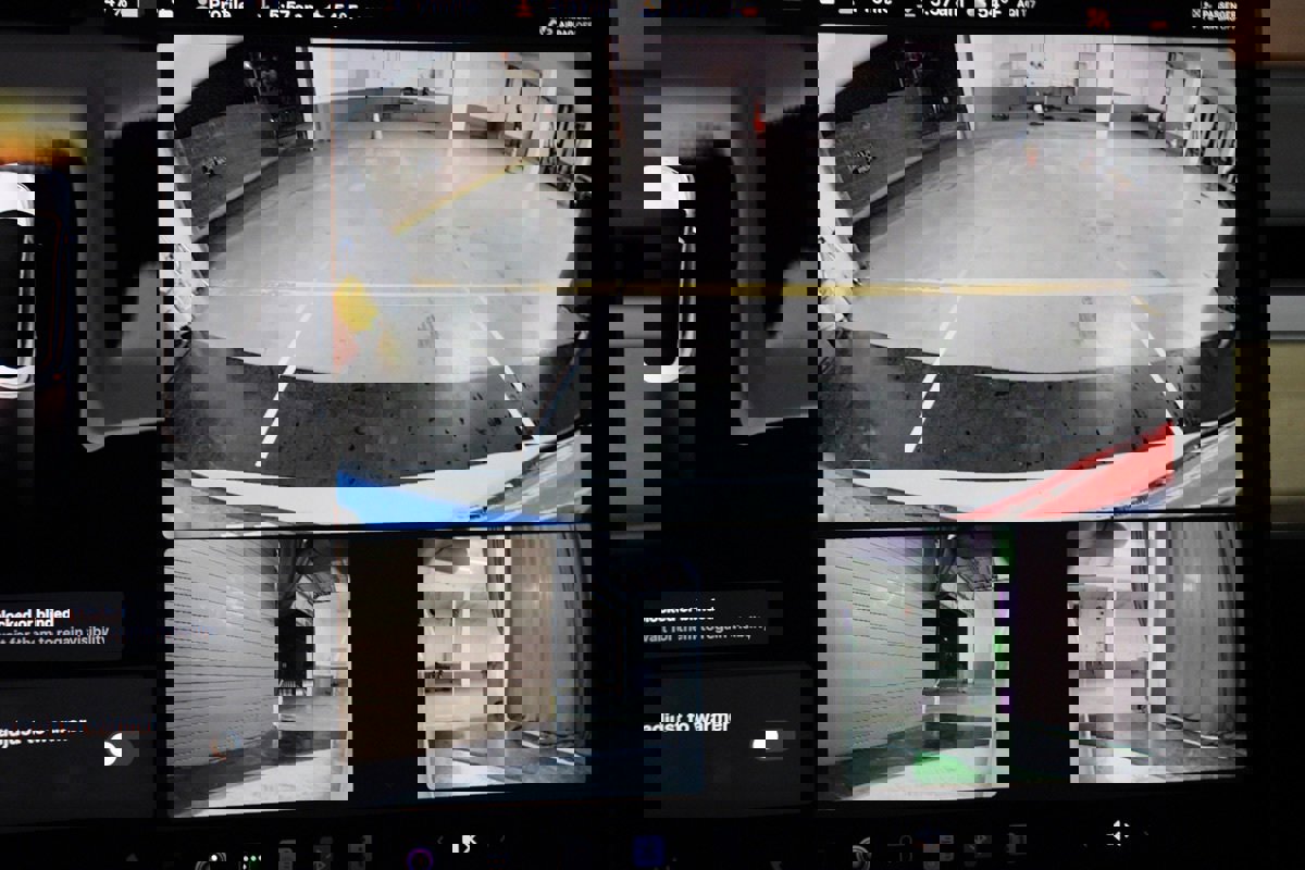 Used 2023 Tesla Model 3 Standard Range image 13