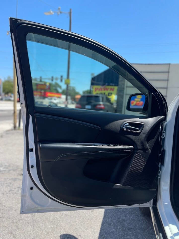 Used 2015 Dodge Journey Crossroad w/ Flexible Seating Group image 18