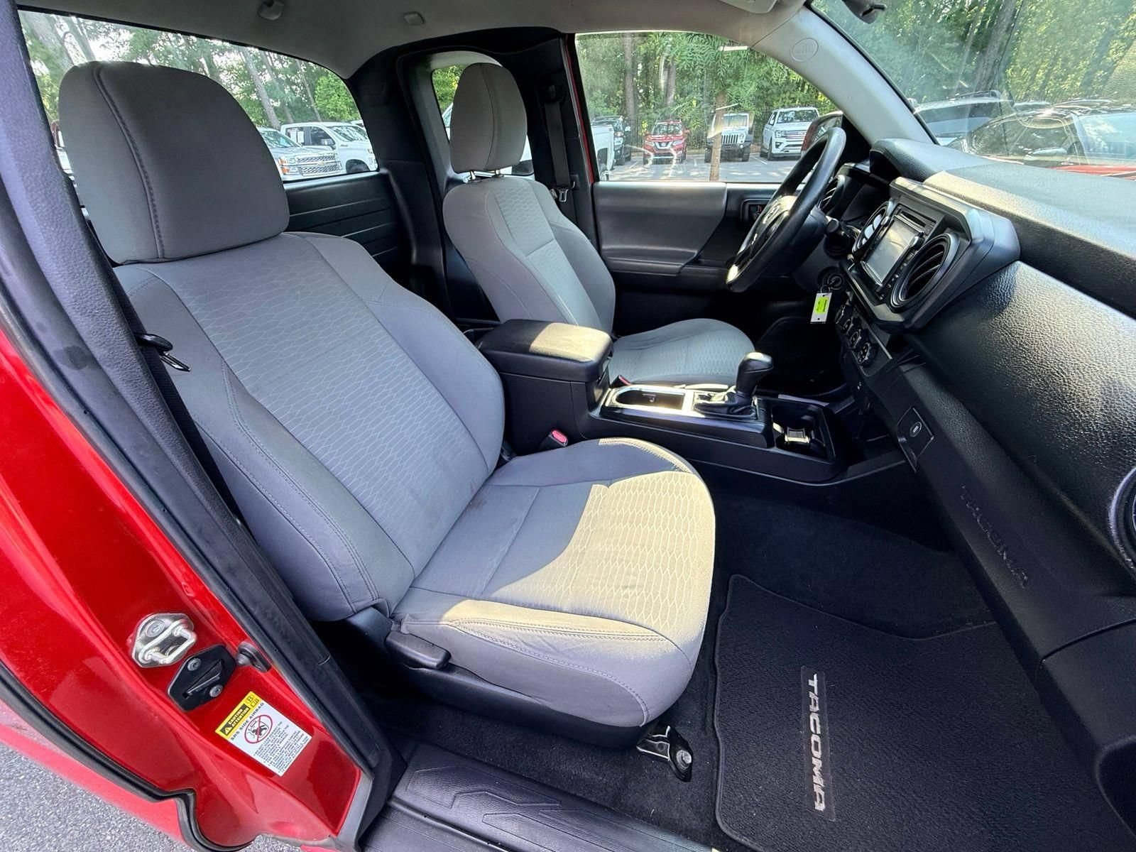 Used 2016 Toyota Tacoma SR AWD/4WD image 19