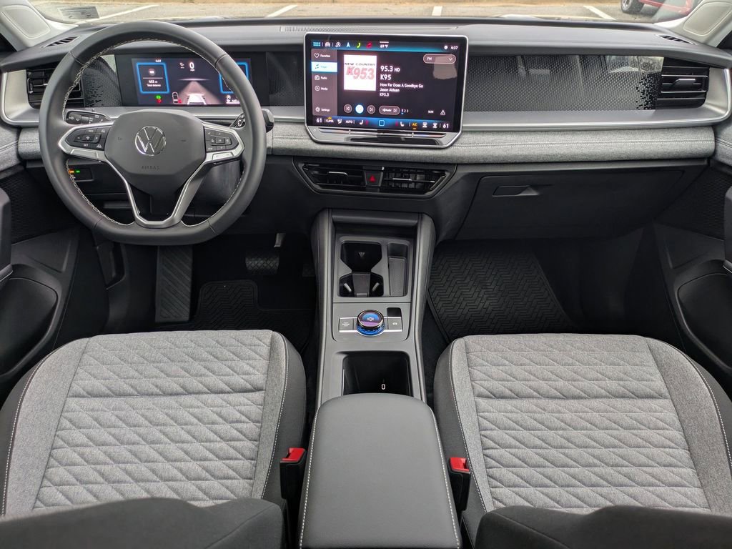 Certified 2025 Volkswagen Tiguan S image 15